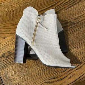 Bamboo grey peep toe booties, 5.5
